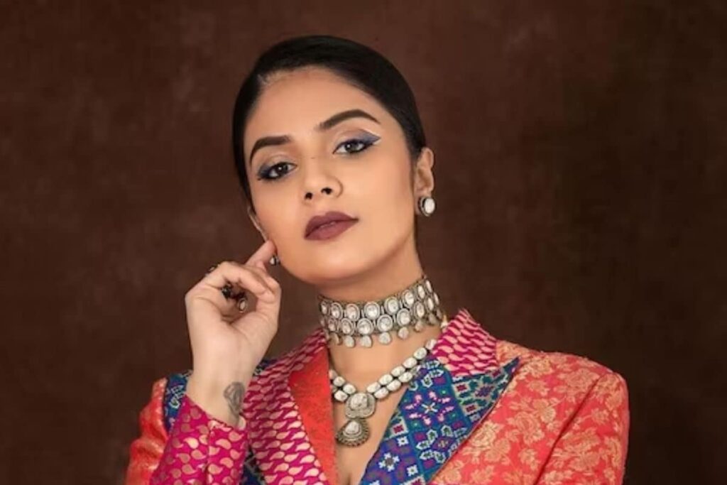 Actress Sreemukhi Takes Away Mid-week Blues With Blazer Suit Ensemble