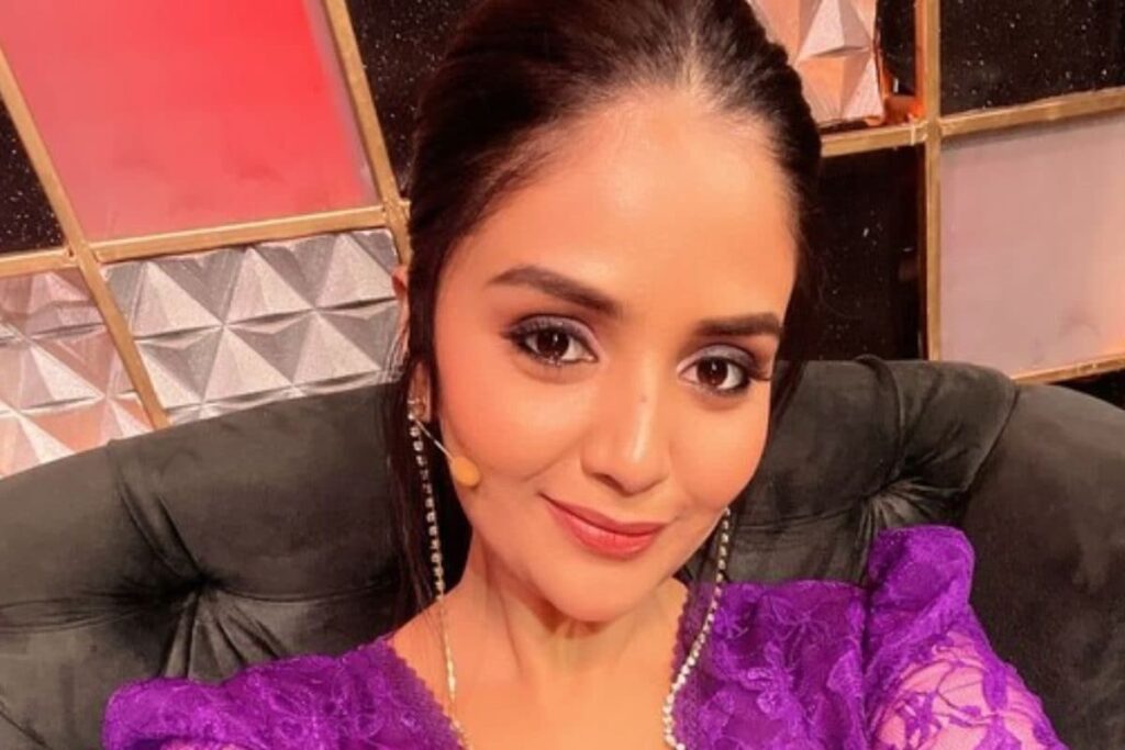 Sreemukhi Exudes Boss Lady Finesse In Green Co-ord Set And Shimmer Coat