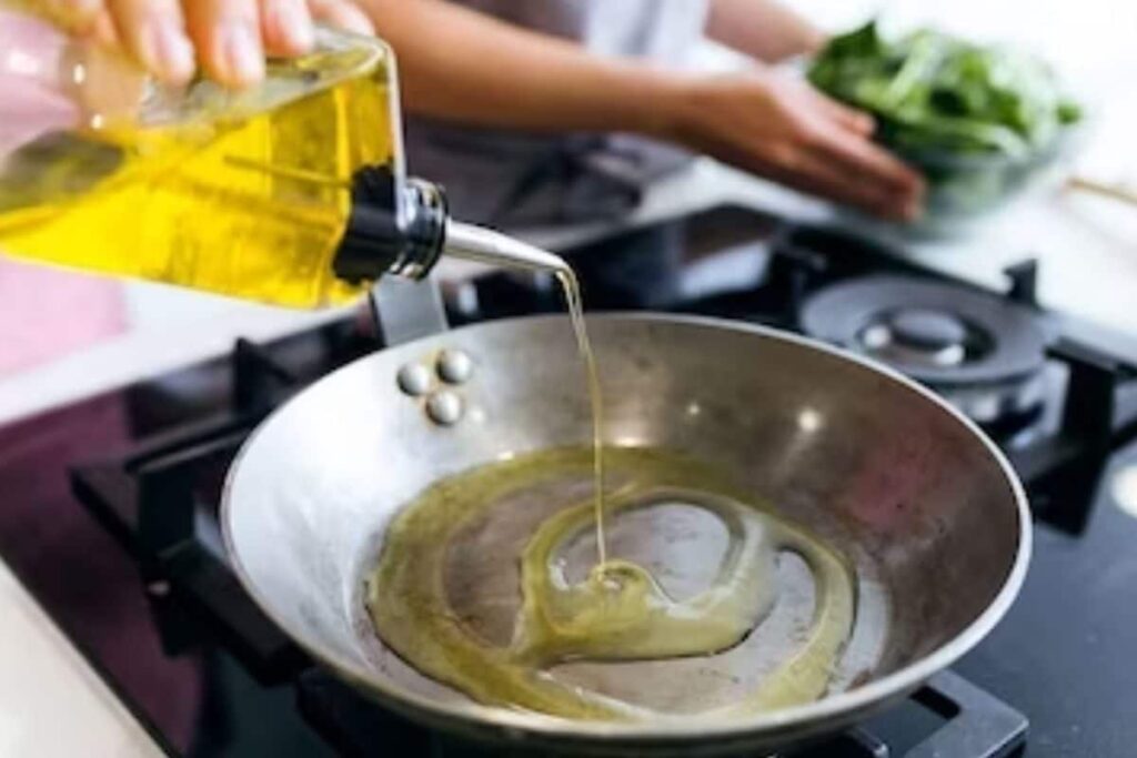 Thinking Of Giving Up Refined Oil? Here's Why You Must Right Away