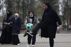 French Govt to Cut State Subsidies for Biggest Muslim High School Over Teaching Row