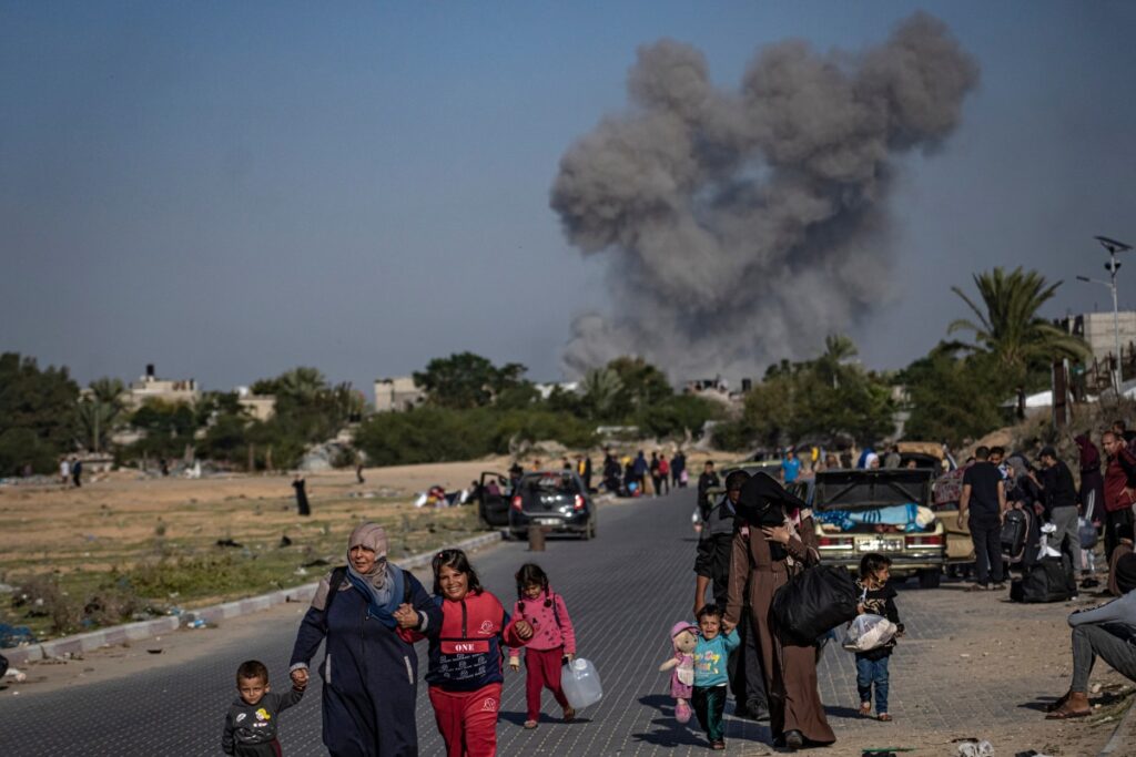 Israel Widens Evacuation Orders as it Shifts Its Offensive to Southern Gaza Amid Heavy Bombardments