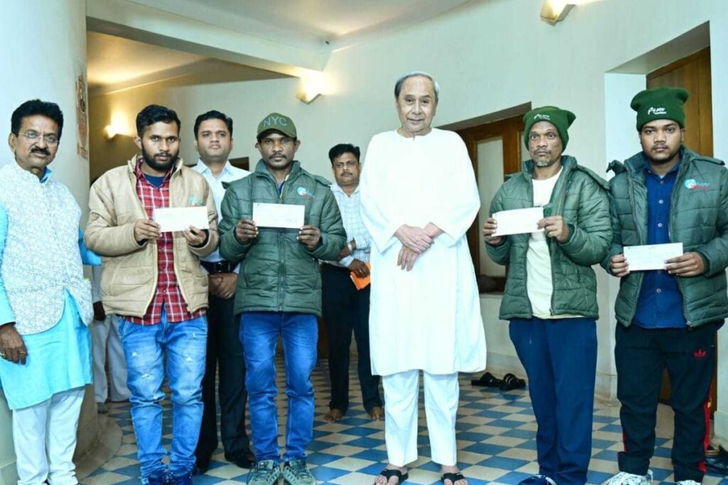 Odisha CM Gives Rs 2 Lakh Each to 4 Workers Rescued from Uttarakhand's Silkyara Tunnel