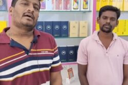 Mobile Shop Owner Talks About The Best-Selling Smart Phones In 2023 And 2024