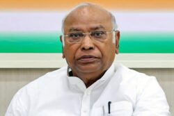 Congress President Mallikarjun Kharge Claims Efforts on to Change Constitution, Warns About Dictatorship