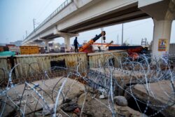 Farmers Protest LIVE: Agitators To Continue 'Delhi Chalo' March On Day 2; Alert in Punjab, Internet Ban Extended In Haryana