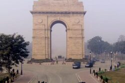 Delhi Records Maximum Temperature at 24.4°C, AQI in 'Moderate' Category