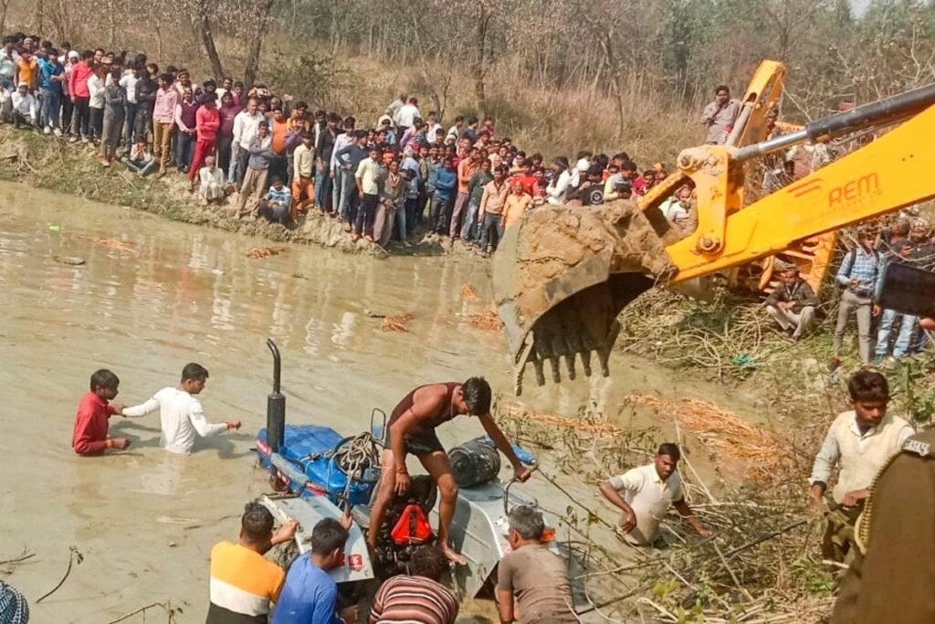 24 Dead, Including 8 Children, as Tractor-Trolley Falls into Pond in UP’s Kasganj