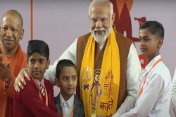 'Sanskrit Bhi Aur Science Bhi', Modi Tells Kashi to 'Smile' for a Photo; Ends Speech with 'Har Har Mahadev'