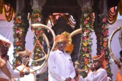 Sharad Pawar Unveils Symbol of His NCP Group at Raigad Fort