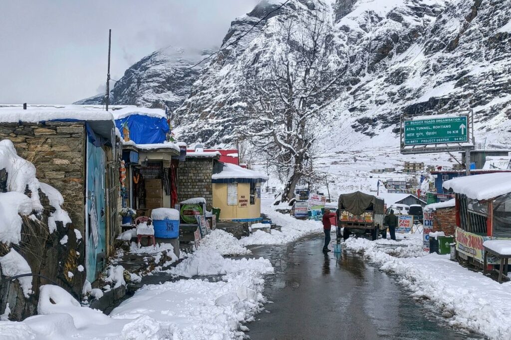 IMD Forecast: Western Disturbance Bringing Rain and Snow Across Northern India | Watch