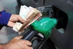 Govt Slashes Petrol, Diesel Prices by Rs 2/Litre Ahead of LS Polls Schedule Announcement