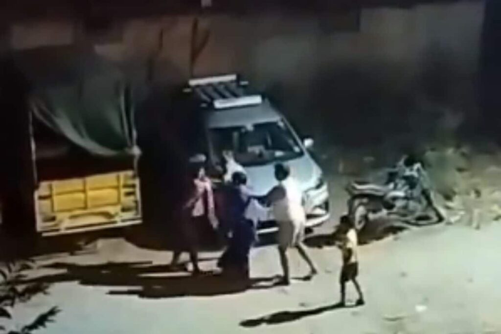 WATCH | Bengaluru Couple Brutally Thrashed For Parking Car Near Neighbour's House; 3 Arrested