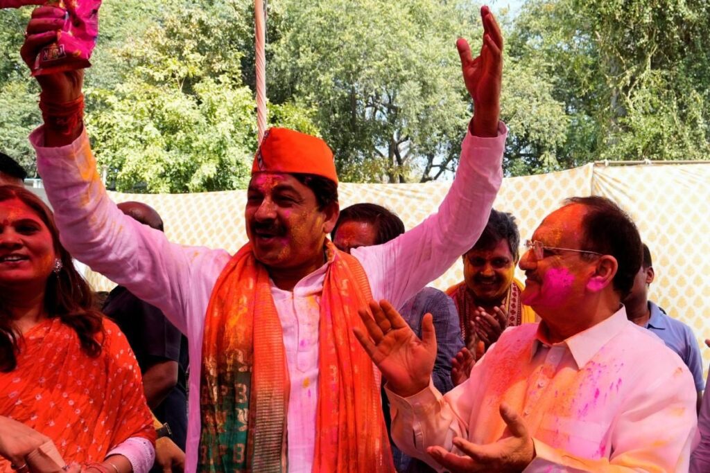 News18 Evening Digest: BJP's Manoj Tiwari Takes Dig At Kejriwal On Holi And Other Top Stories