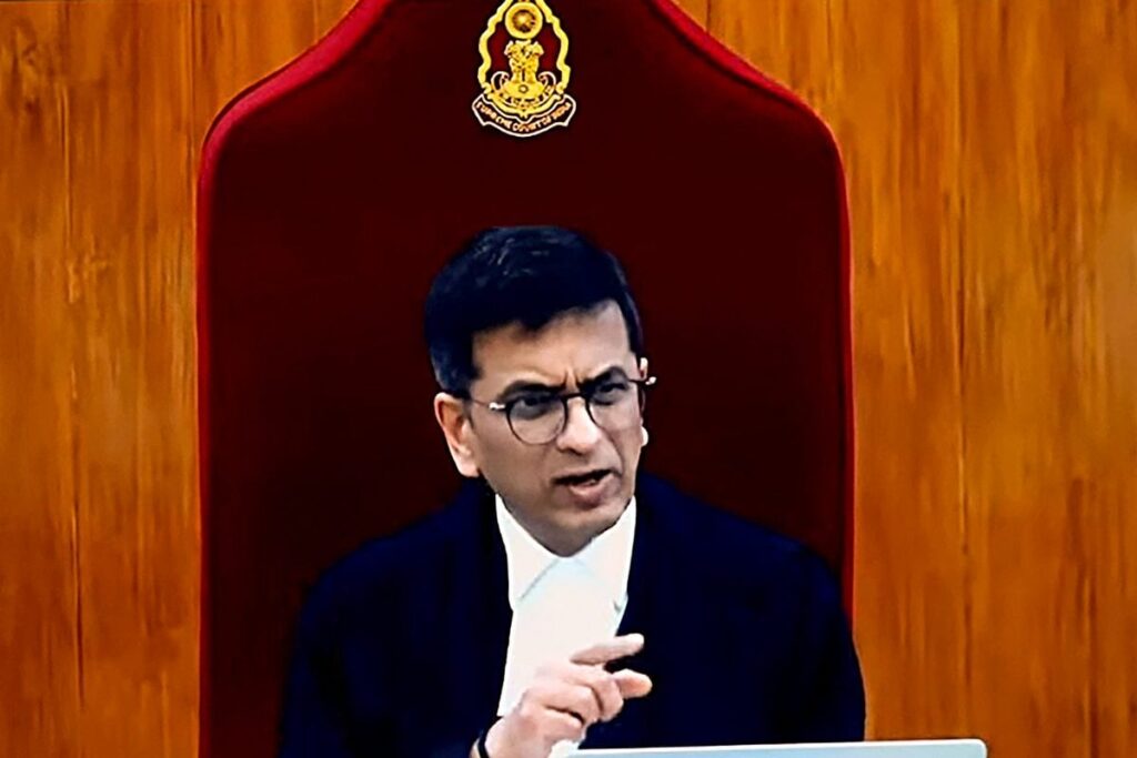 'Don't Shout at Me': CJI DY Chandrachud Rebukes Senior Lawyer During Electoral Bond Hearing