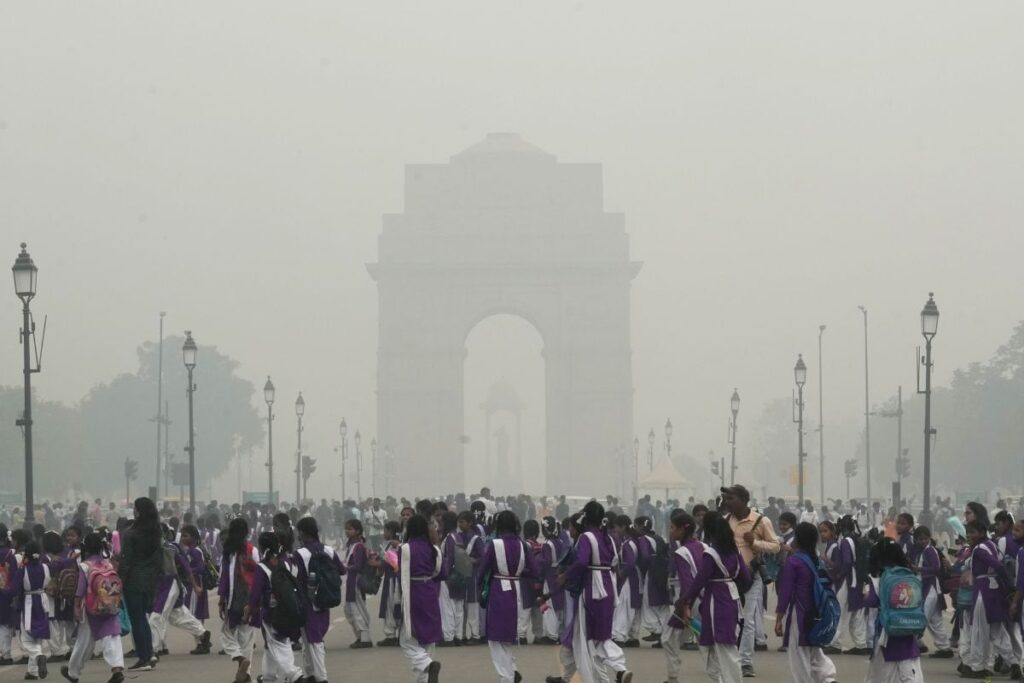 Delhi's Maximum Temperature Settles at 30.3 Degrees Celsius