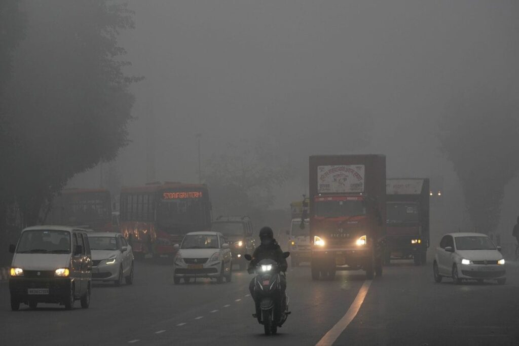 Delhi Wakes Up to Overnight Showers; IMD Warns of More Rainfall And Drop in Temperature