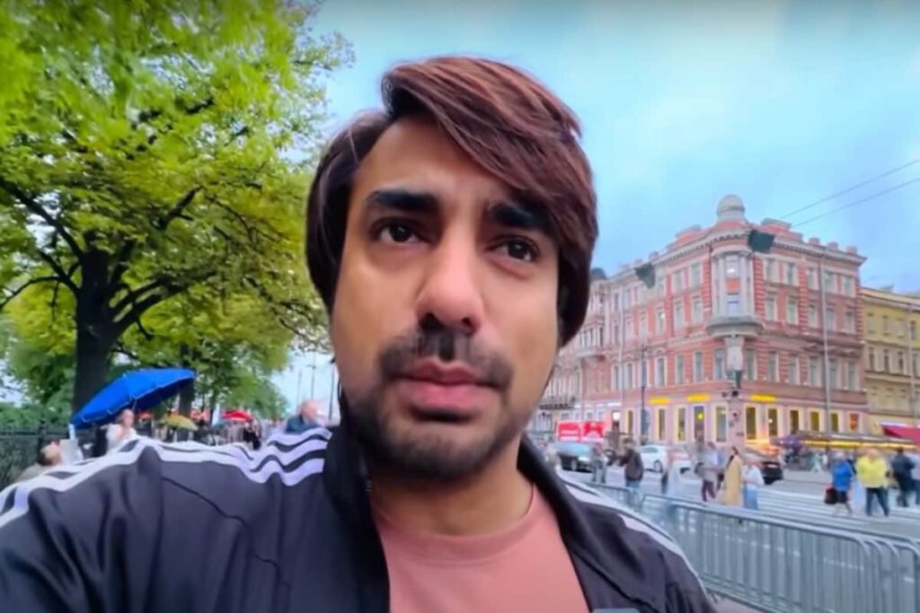 Meet Baba Vlog's Faisal Khan, A Class 6 Drop-Out From Mumbai Who 'Duped' Indians To Work For Russian Army