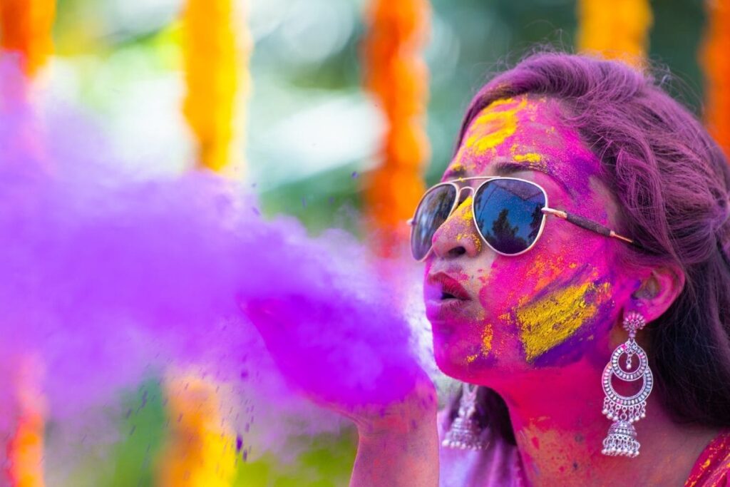 Holi 2024: 5 Essential Tips to Protect Your Eyes While Playing With Colours!