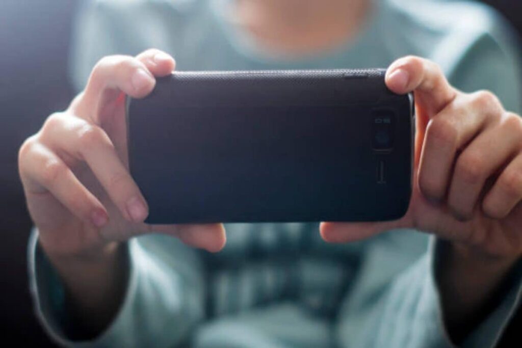 Selfie Saves The Day: Maharashtra Railway Police Solve Death Mystery After Passenger Captures Thief In Video