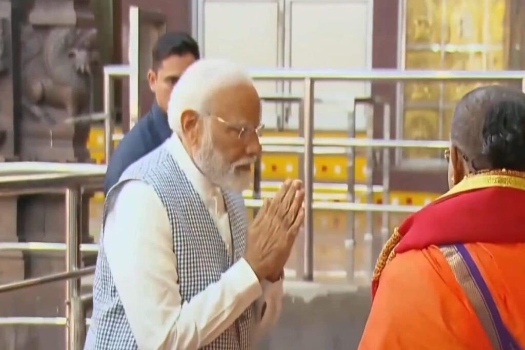 PM Modi In Telangana: PM Offers Prayers At Ujjaini Mahakali Temple; To Later Inaugurate Projects Worth Over Rs 6,800 Crore