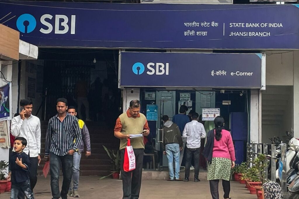 Closing of Financial Year, Lok Sabha Polls: Timing of SC's Electoral Bonds Diktat Makes SBI Sweat