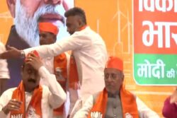 Day After Quitting Cong, Party's Former Gujarat Chief Modhwadia, Another Ex-functionary Der Join BJP