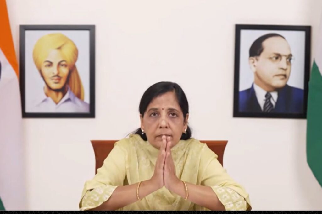 News18 Afternoon Digest: Arvind Kejriwal's Wife Addresses Media on 'So-Called' Liquor Scam And More Top Stories