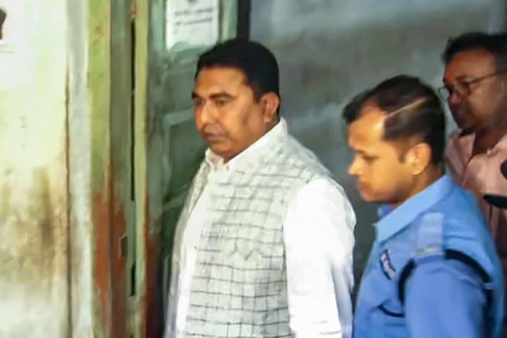 Shahjahan's Close Aide in Sandeshkhali Raided for 'Siphoning Money Through Land Grab'