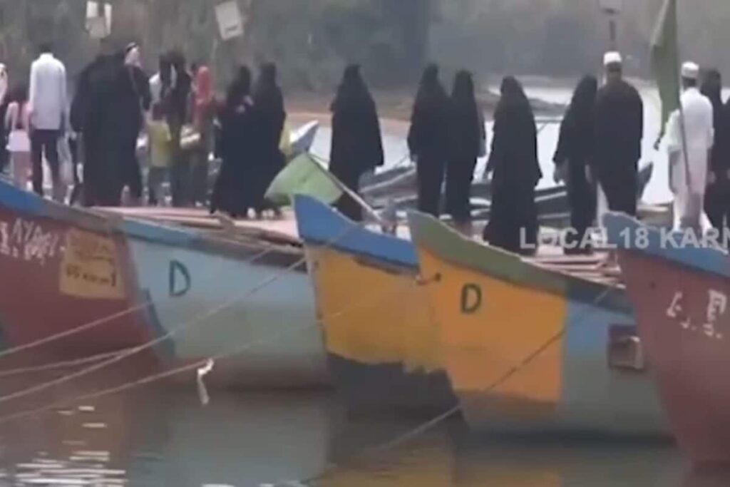 In Dakshina Kannada, Boats With Saffron Flags Take Visitors To This Famous Mosque