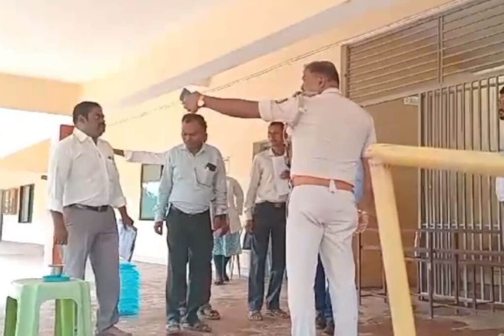 Acid Attack at Karnataka College: 3 Girl Students Suffer Burns, Kerala Youth Held