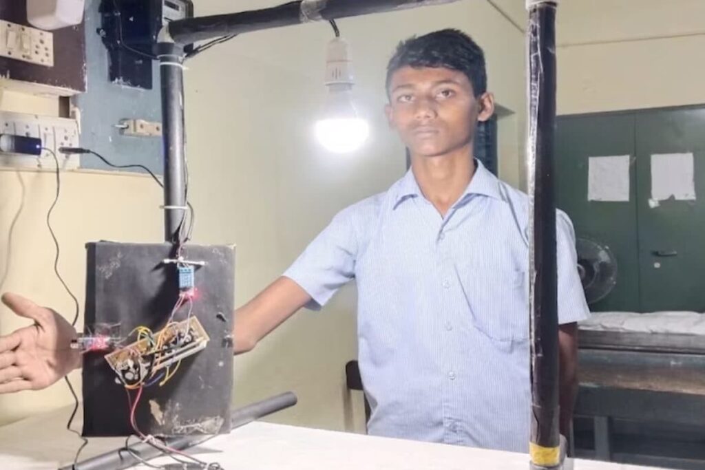 In Tamil Nadu, Class 10 Student Makes Device That Saves Electricity