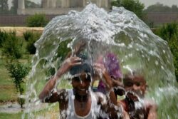 The Summer Heat is On! El Niño Weakens, But May Fuel Higher Temperatures from March-May, Warns WMO