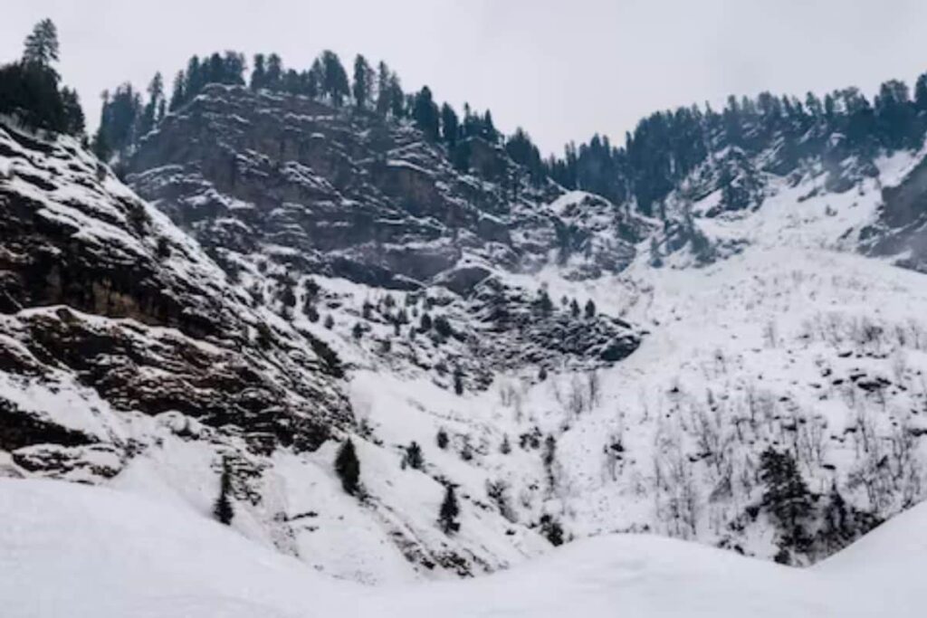 Cold Wave Continues in Parts of Himachal Pradesh, Keylong Records Minus 10.8 Deg C