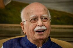 President Murmu Confers Bharat Ratna on BJP Stalwart LK Advani | WATCH