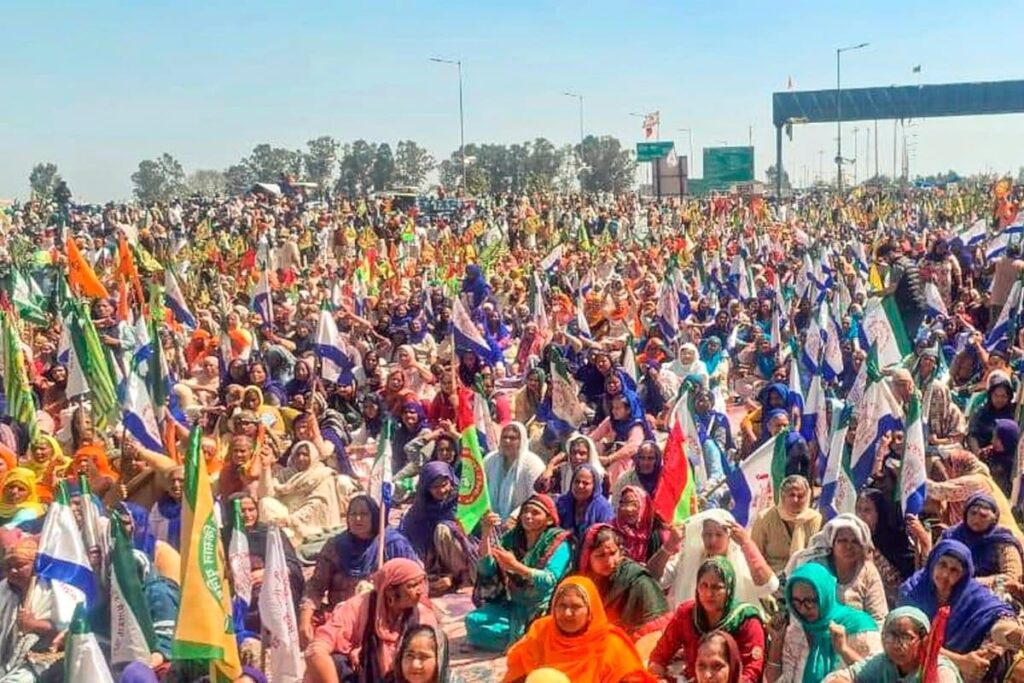 Women Farmers Take Centrestage at Farmers' Protest Sites on Women's Day