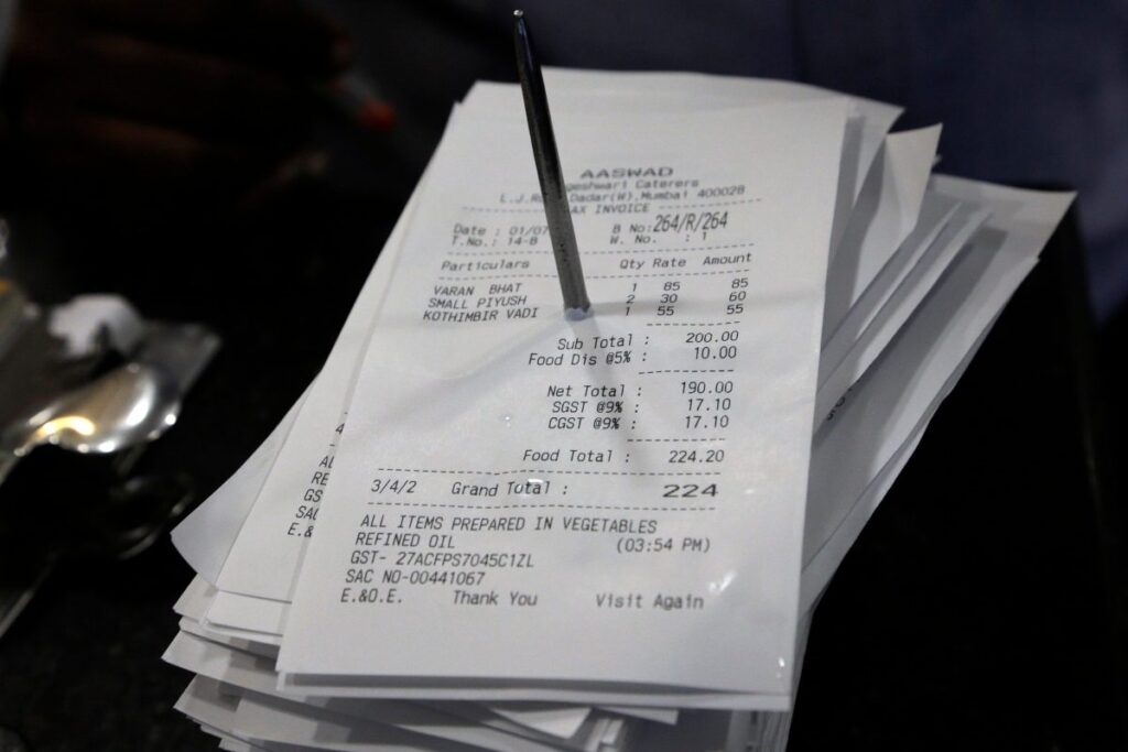 'Highly Objectional, Illegal': Mumbai Restaurant Ordered To Pay Rs 25K Compensation Over Mandatory Service Charge