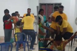 Wedding Horror: Bride's Family Tries To Kidnap Her, Uses Chilli Powder On Those Interfering | On Cam