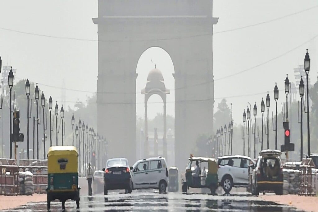Delhi Records Maximum Temperature Of 37.2 Degrees Celsius