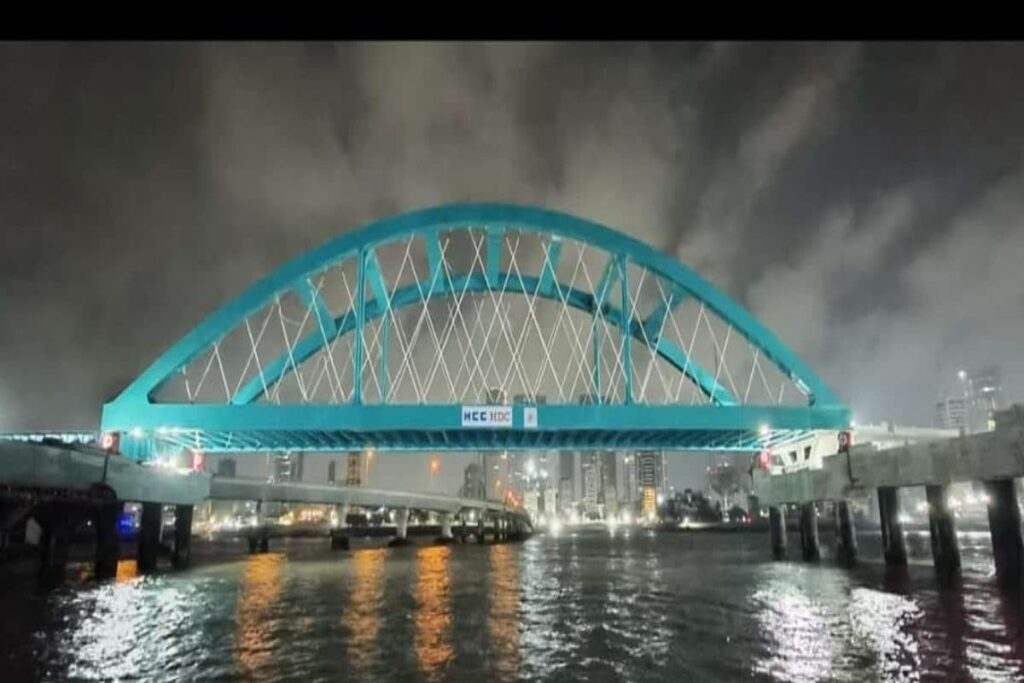25,000-ton Girder Connecting Mumbai's Coastal Road and Sea Link Installed