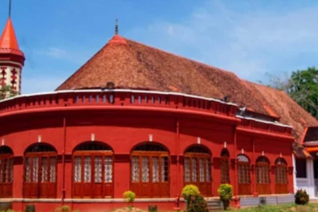 All About Kerala's Popular Kanakakkunnu Palace