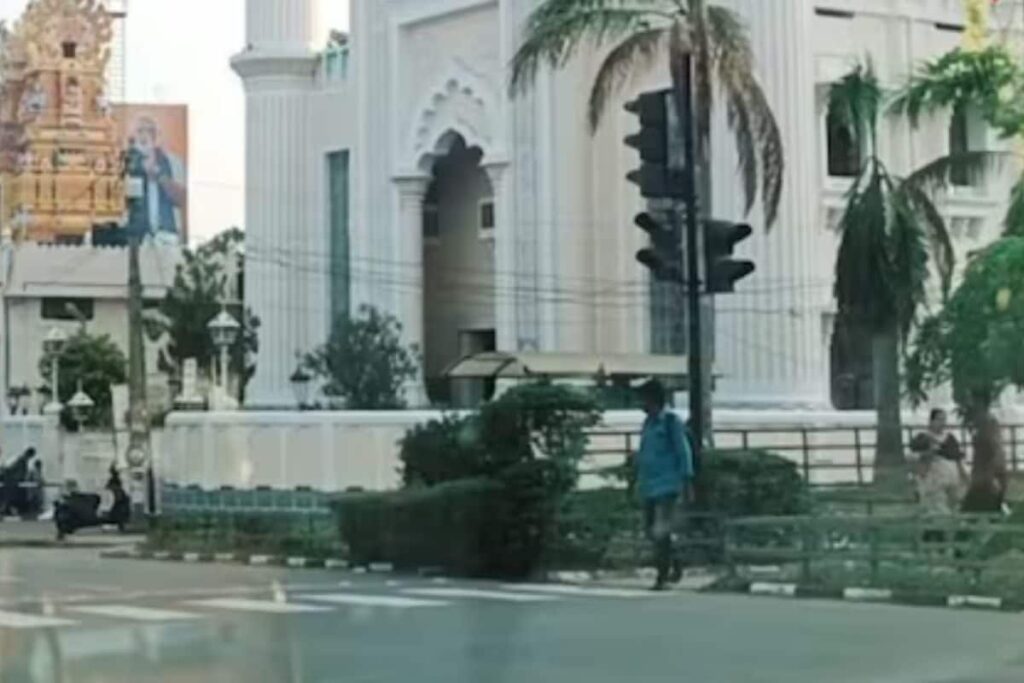 In Kerala's Palayam, Religious Institutions Stand As Icons Of Harmony Sharing Walls