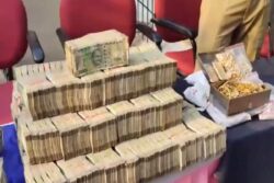 Ahead Of Lok Sabha Polls, Karnataka Police Seize Rs 5.6 Crore Cash, 106 Kg Jewellery In Bellary