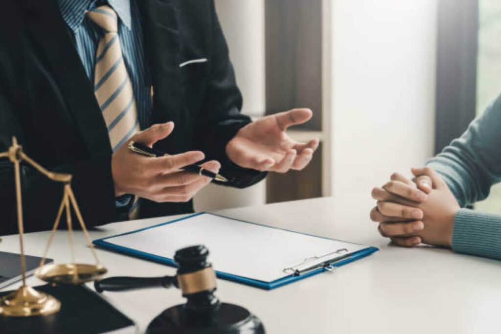 Advocate Tries to Hit Defence Lawyer: Court Asks Bar Bodies to Take Action