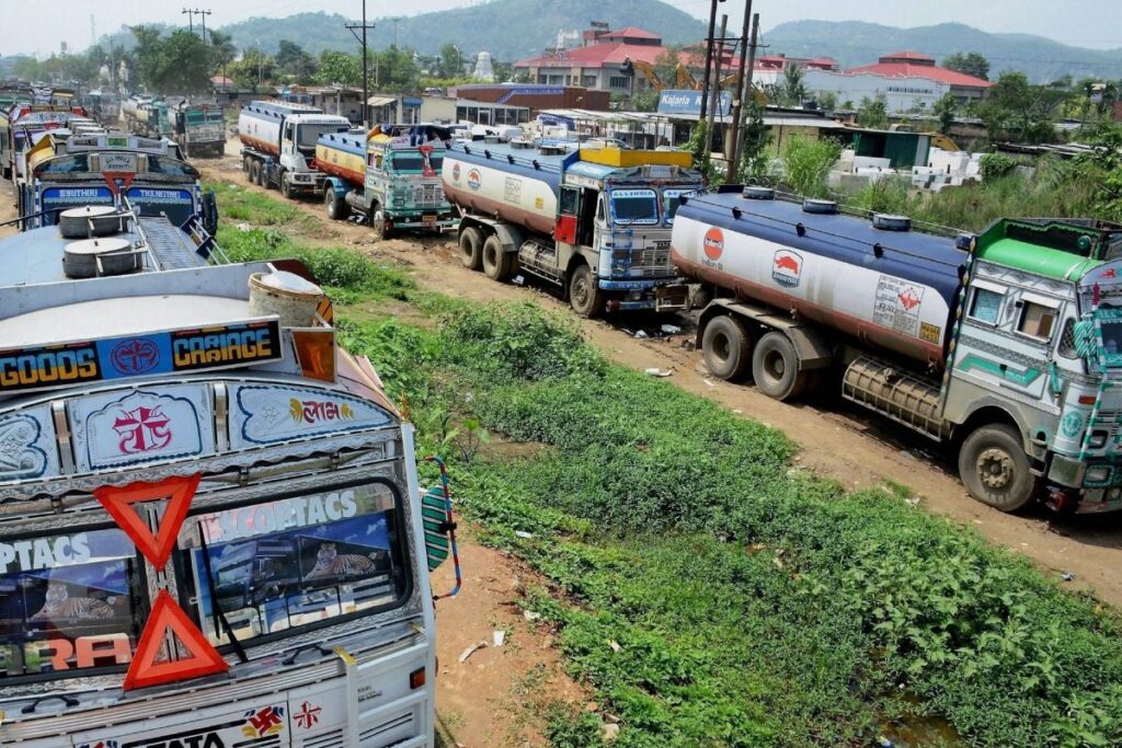 Manipur: One Injured as Armed Men Attack Oil Tanker Convoy