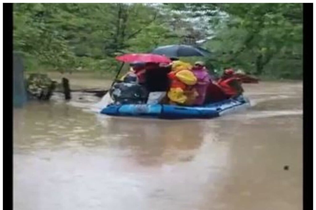 WATCH | Heavy Rains Hit Kashmir; Prompts Rise in Water Levels of Rivers, Schools Closed