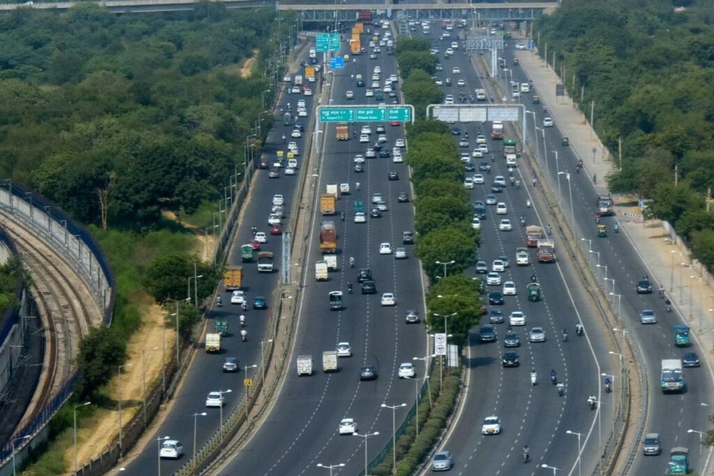 In A First, Road Ministry's Capex in 2023-24 Crosses Rs 3 Lakh Crore With Highest-Ever Private Investment