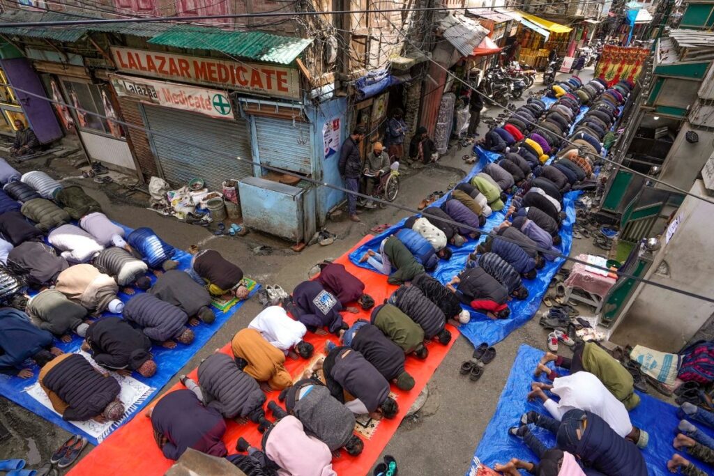 Weeks After Namaz Row, Gujarat Varsity Asks 7 Foreign Students to Vacate Hostel for Overstaying