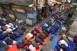 Weeks After Namaz Row, Gujarat Varsity Asks 7 Foreign Students to Vacate Hostel for Overstaying