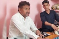 In Maharashtra, This Visually Impaired Musical Duo Plays Multiple Instruments