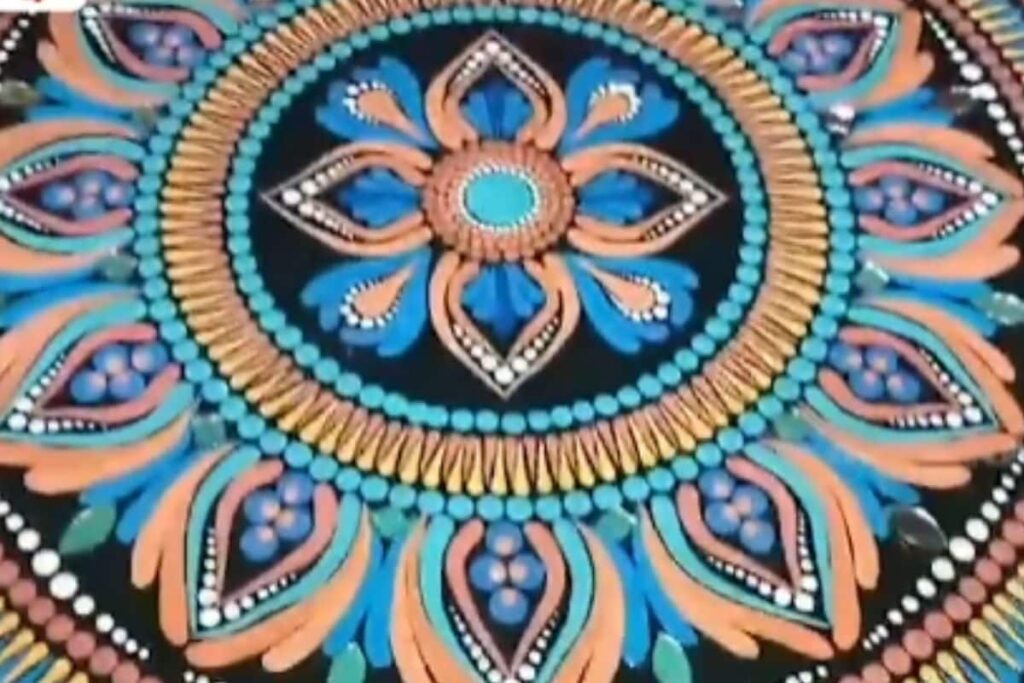Karnataka Housewife Learns Mandala Painting Through YouTube Tutorials